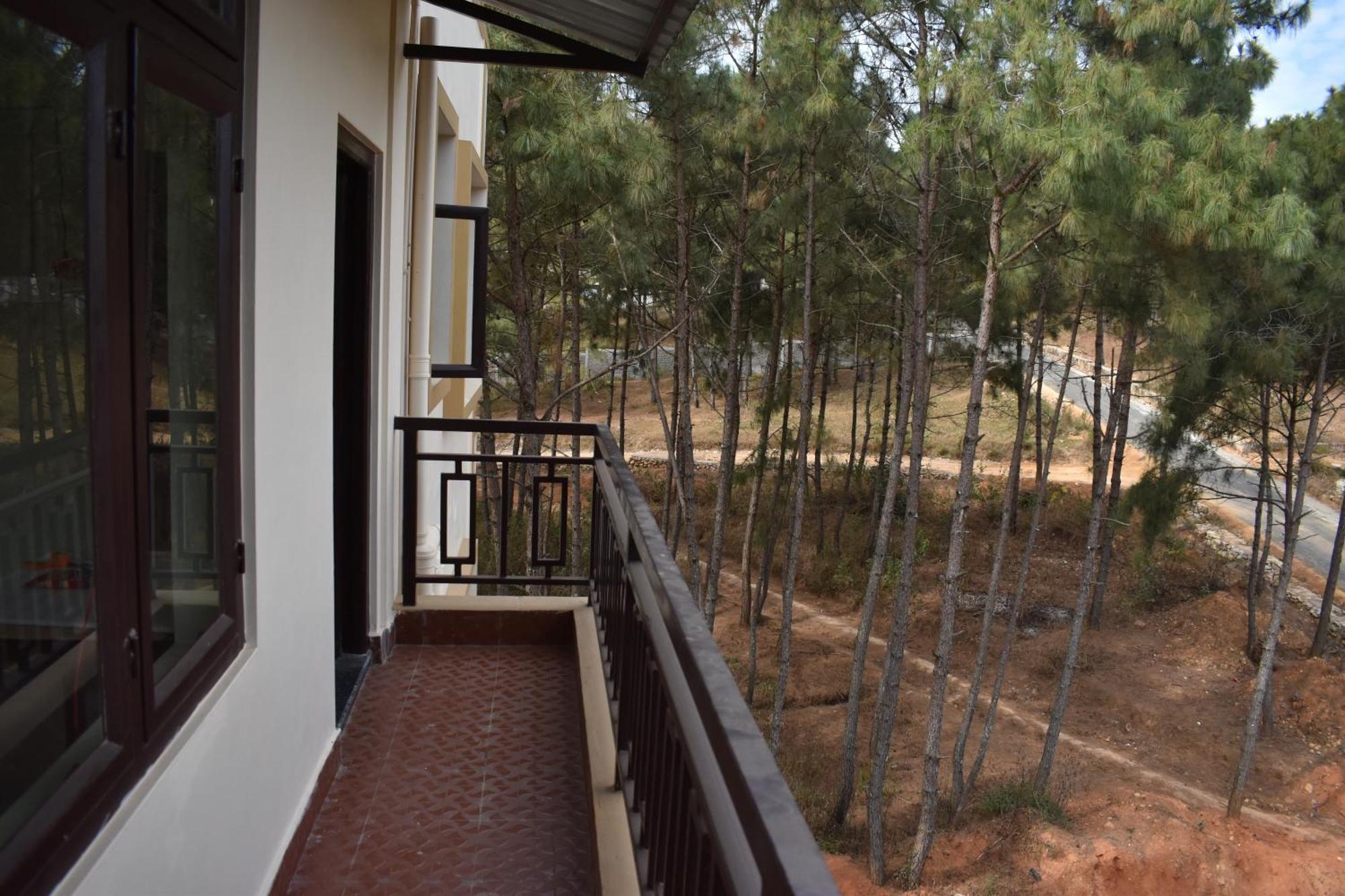 שילונג Xtsy Travellers Hostel מראה חיצוני תמונה