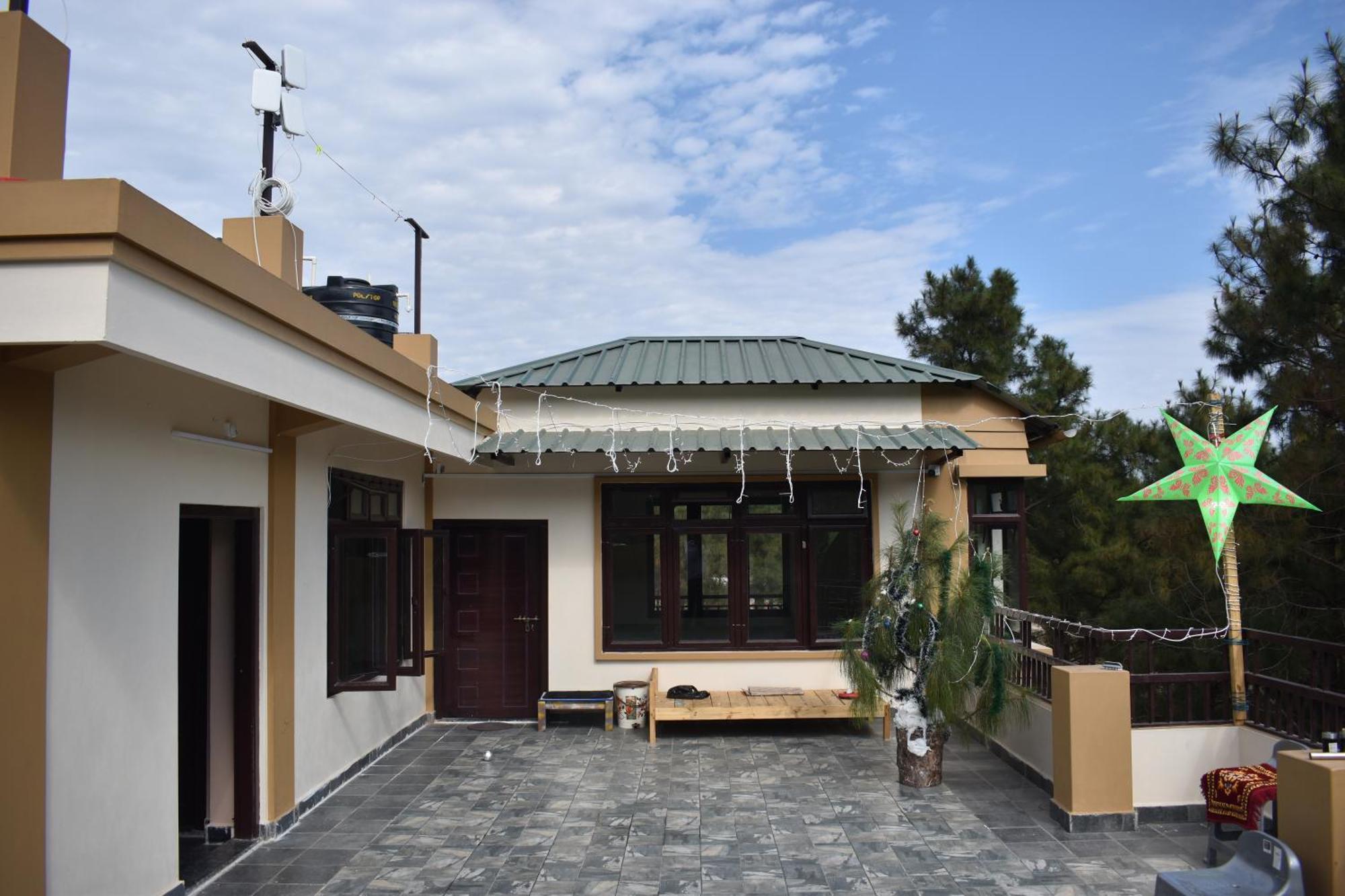 שילונג Xtsy Travellers Hostel מראה חיצוני תמונה