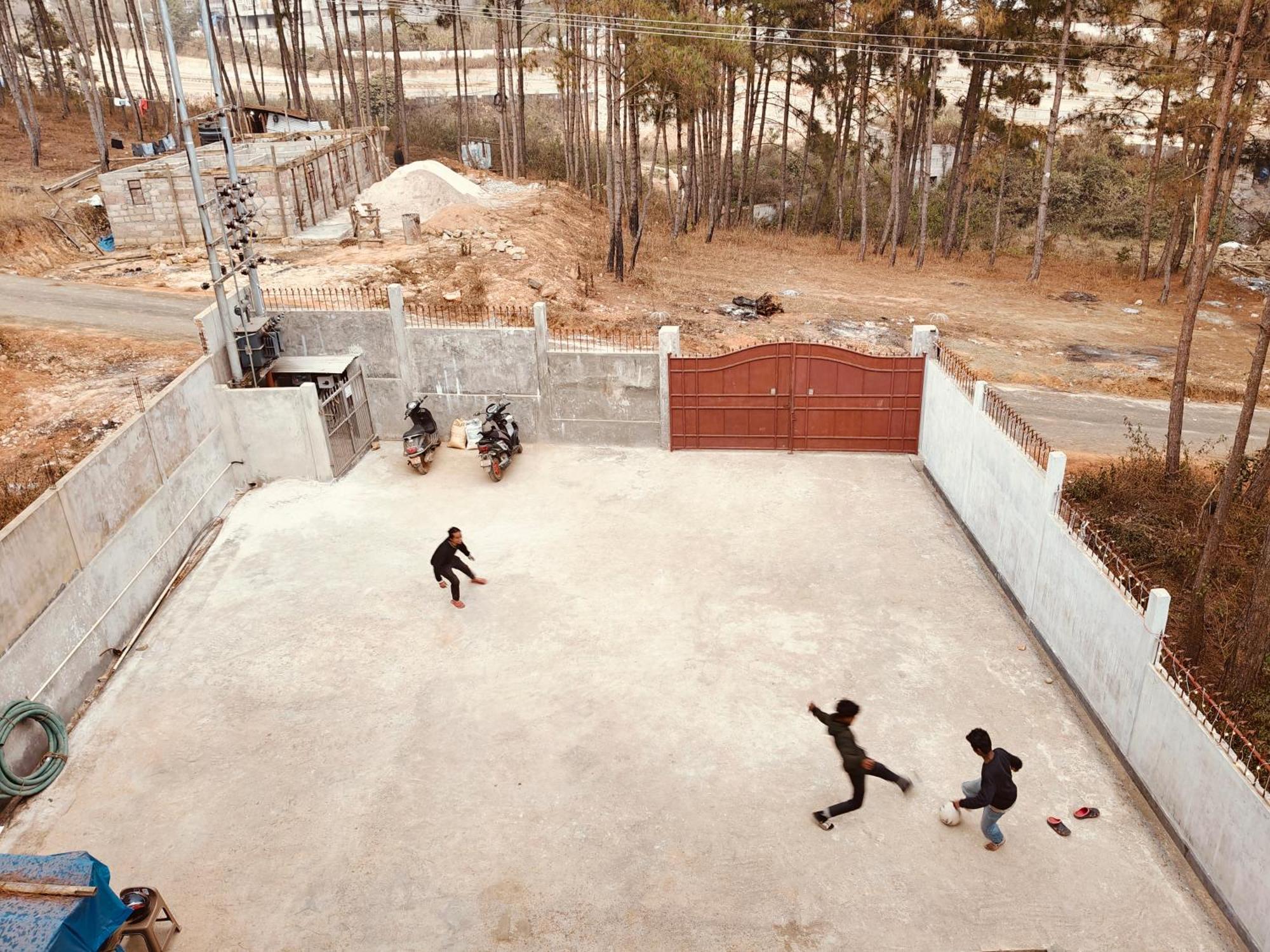 שילונג Xtsy Travellers Hostel מראה חיצוני תמונה
