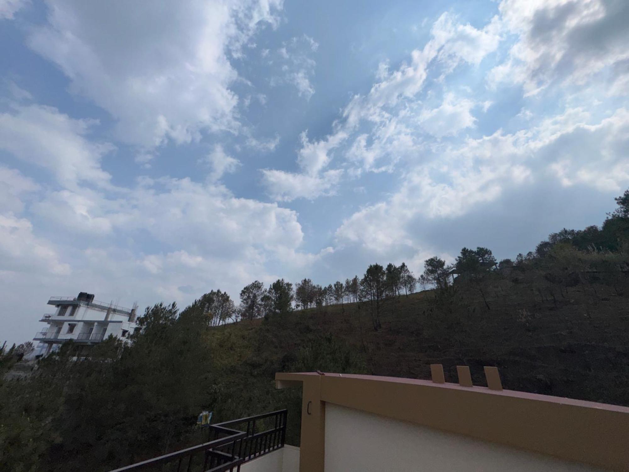 שילונג Xtsy Travellers Hostel מראה חיצוני תמונה
